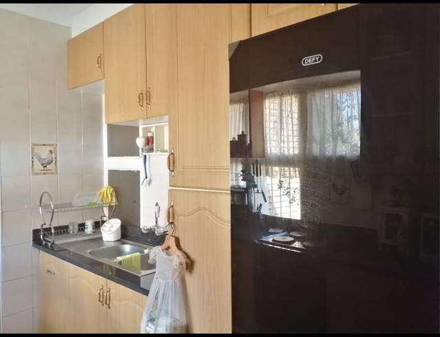 6 BEDROOM TOWNHOUSE FOR SALE IN SELCOURT